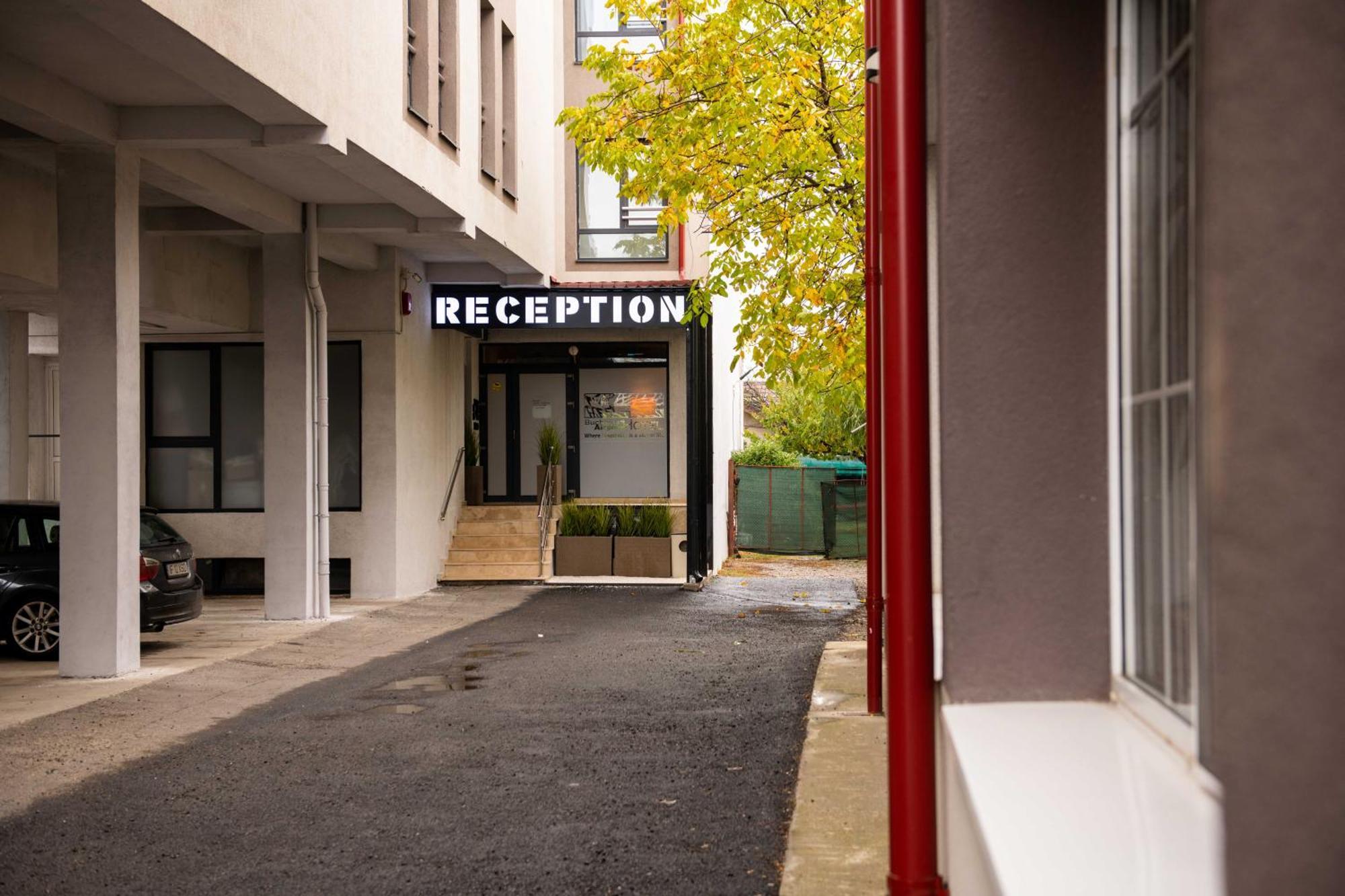 Bucharest Airport Accomodation Otopeni Exterior foto