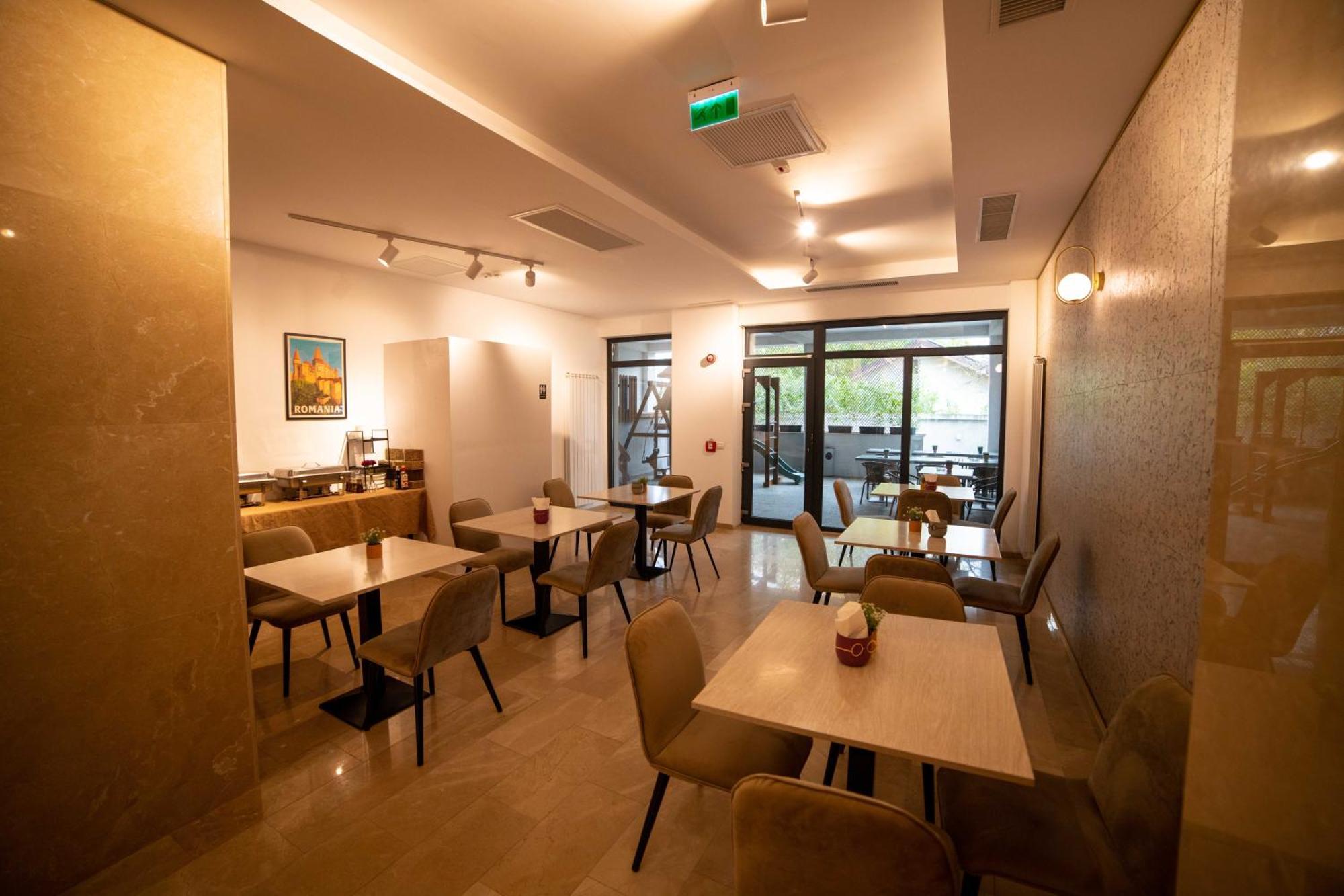 Bucharest Airport Accomodation Otopeni Exterior foto