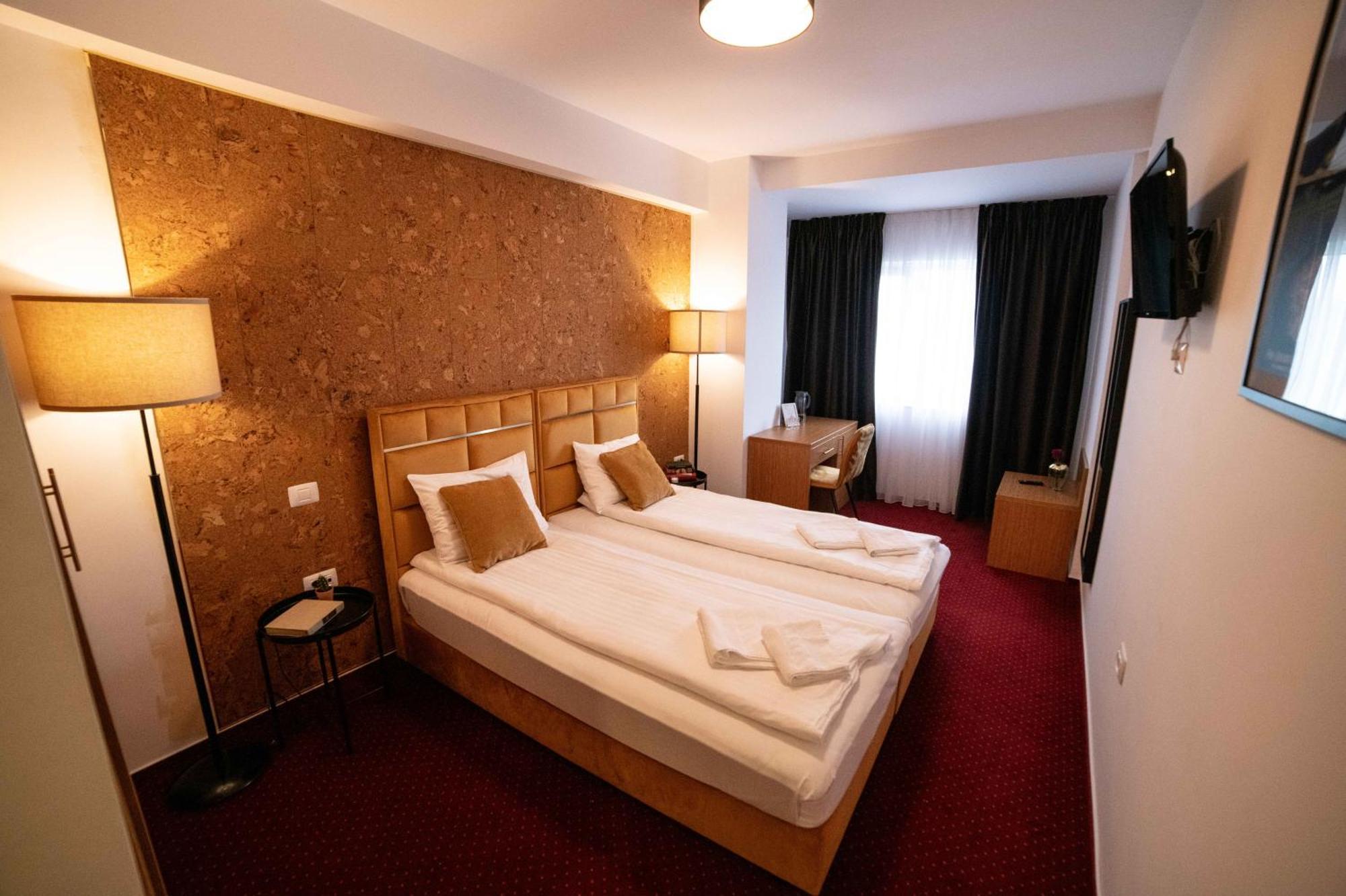 Bucharest Airport Accomodation Otopeni Exterior foto