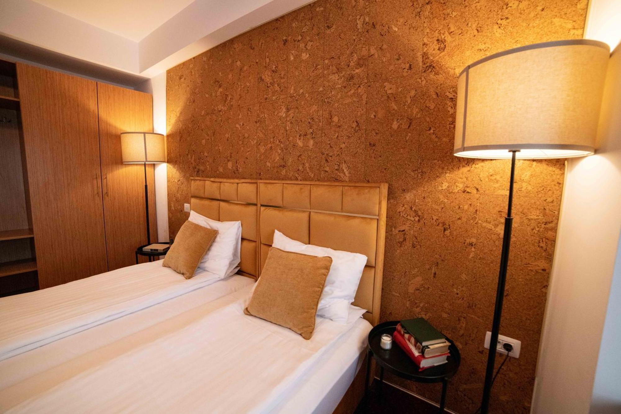 Bucharest Airport Accomodation Otopeni Exterior foto