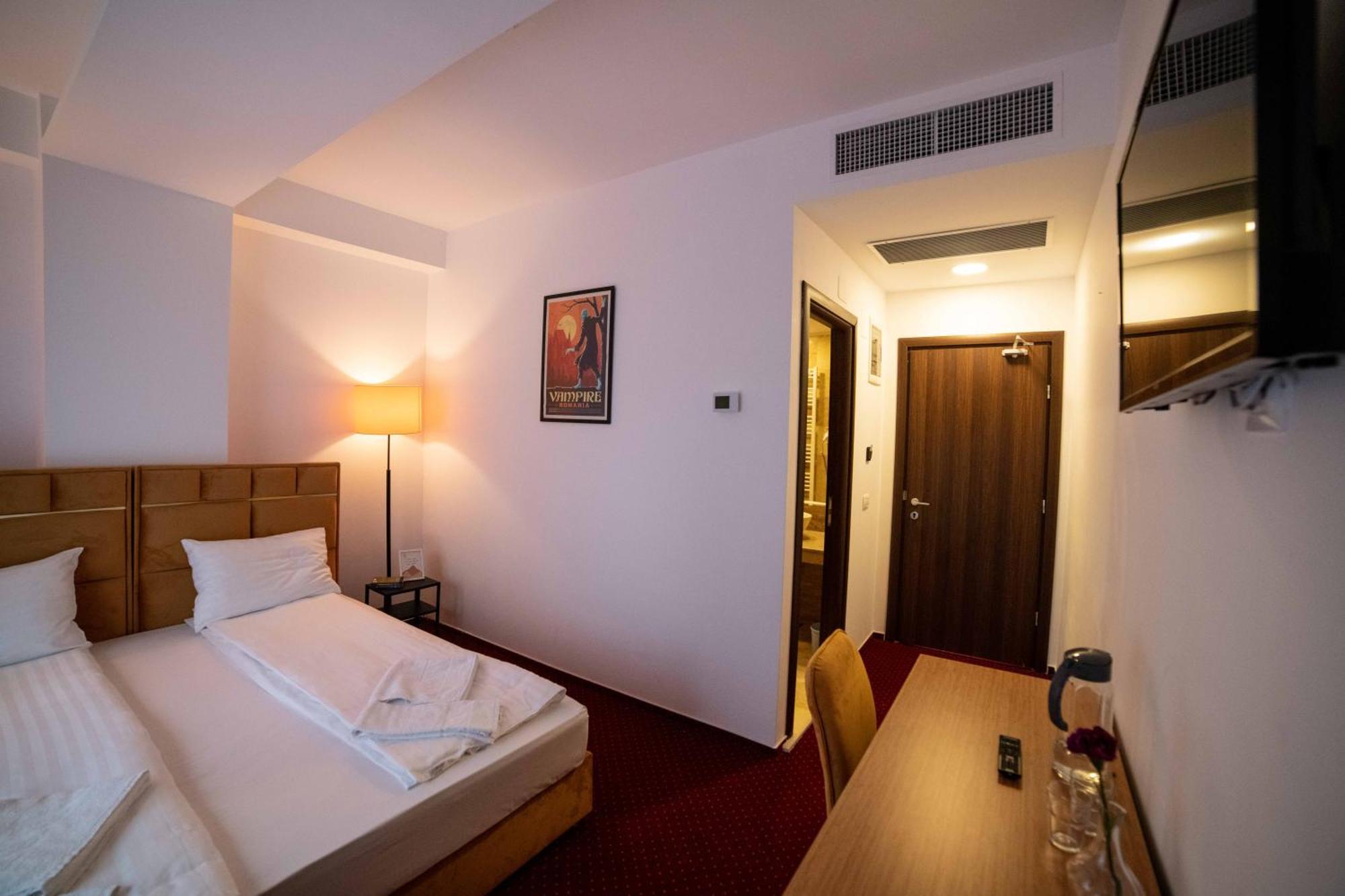 Bucharest Airport Accomodation Otopeni Exterior foto