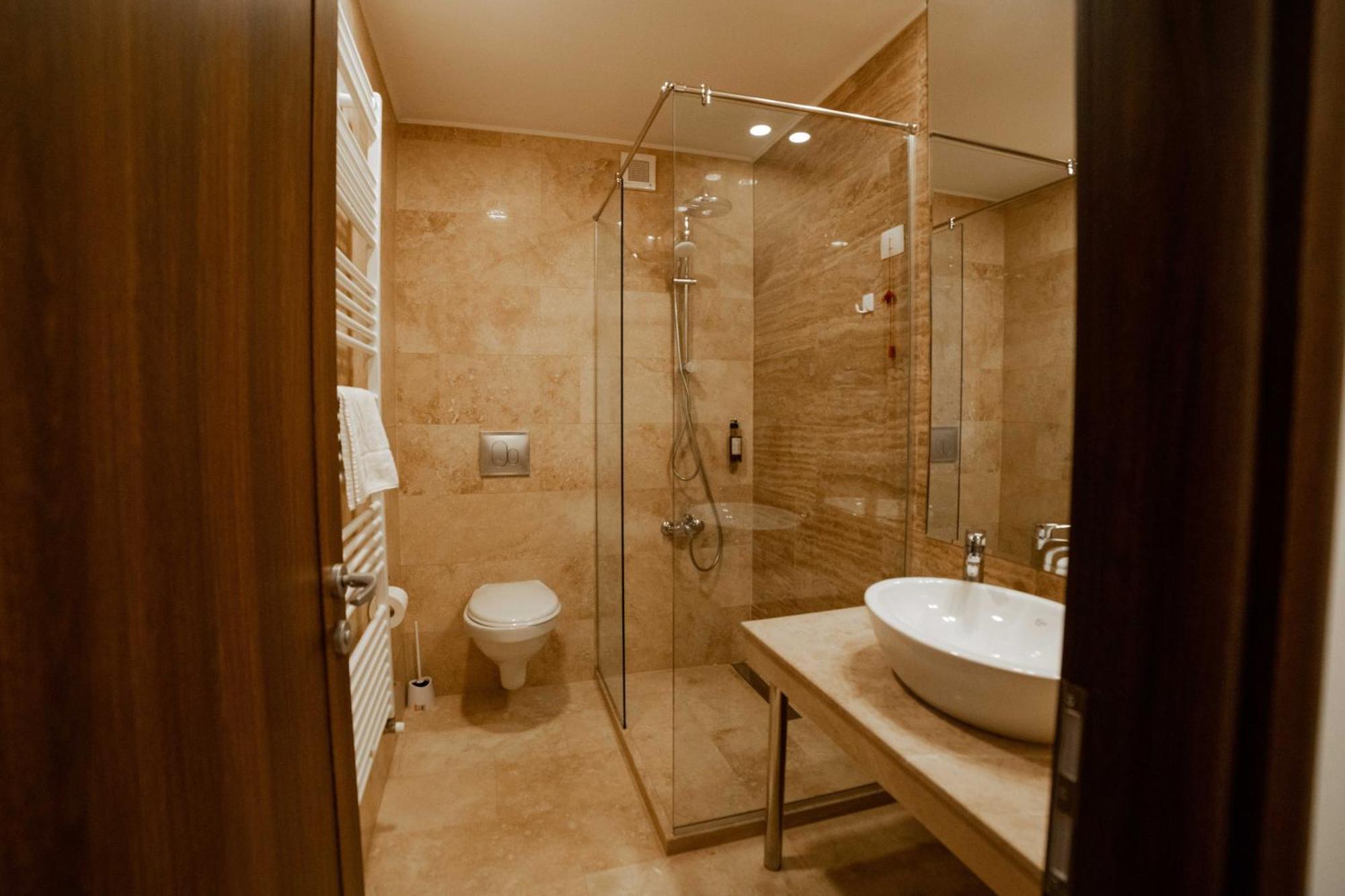Bucharest Airport Accomodation Otopeni Exterior foto