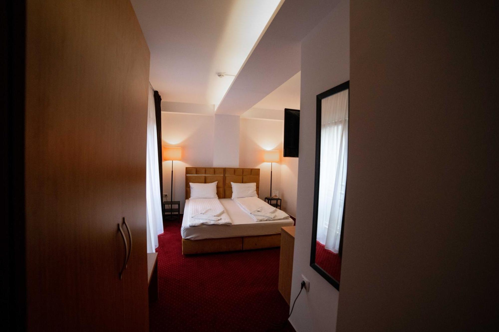 Bucharest Airport Accomodation Otopeni Exterior foto